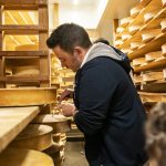 © Visite de la cave d'affinage - L.Meyer - Châtel