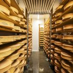 © Visite de la cave d'affinage - L.Meyer - Châtel