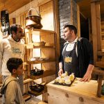 © Visite de la cave d'affinage - L.Meyer - Châtel