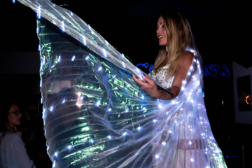 © Fée sur échasses - Les Saltimbanques de Sabaudia