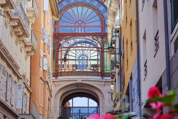 © Buvette vue rue piétonne - Evian Tourisme