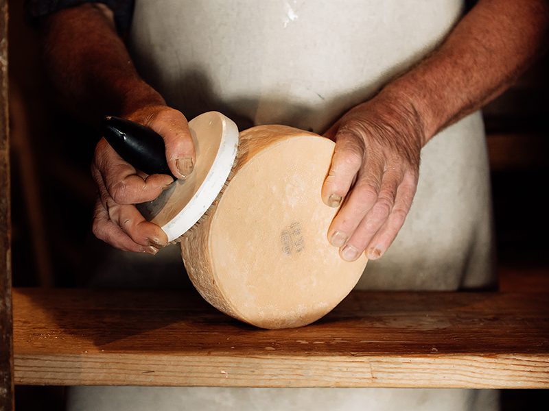 © Démonstrations à la fromagerie d'alpage - Moleson