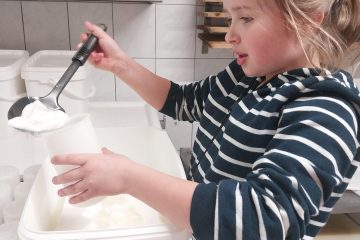 © Visite de la Chèvrerie des Thoules_La Chapelle-d'Abondance - Chèvrerie des Thoules - CRUZ-MERMY Caroline et Gérard