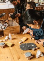 Atelier horloge sur ardoise