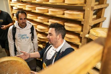 © Visite de la cave d'affinage - L.Meyer - Châtel