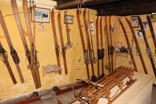 Visite du musée du ski ancien
