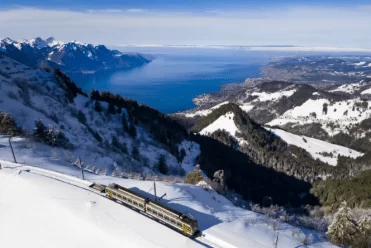 Les Rochers de Naye, 2042m d'altitude, accessibles en train à crémaillère depuis Montreux au bord du lac Léman.