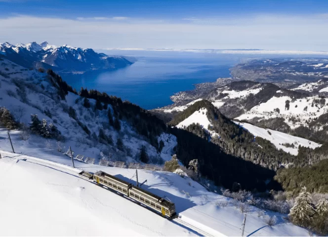 Les Rochers de Naye, 2042m d'altitude, accessibles en train à crémaillère depuis Montreux au bord du lac Léman.