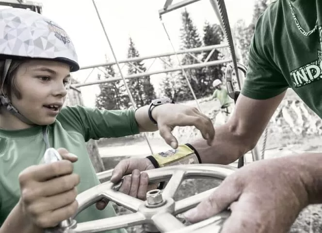 Le parcours kids des Commandos Games du Fort des Rousses, dédié aux enfants pour une découverte du parcours commando.