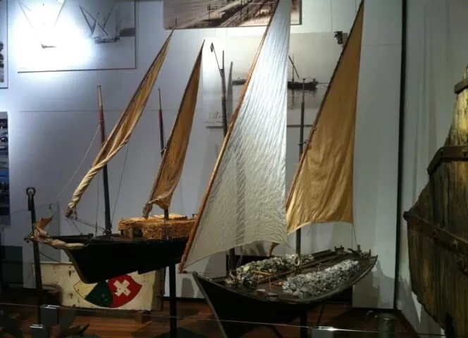 Le musée du Léman, à Nyon au bord du lac Léman, face au port de plaisance.